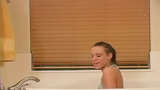 Addison St. James finger fucking her pussy in soapy bath